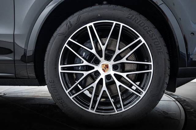 2025 Cayenne picture #11