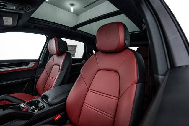 2025 Cayenne picture #23