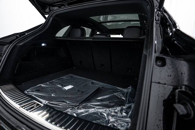 2025 Cayenne picture #25