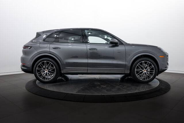 2025 Cayenne picture #8