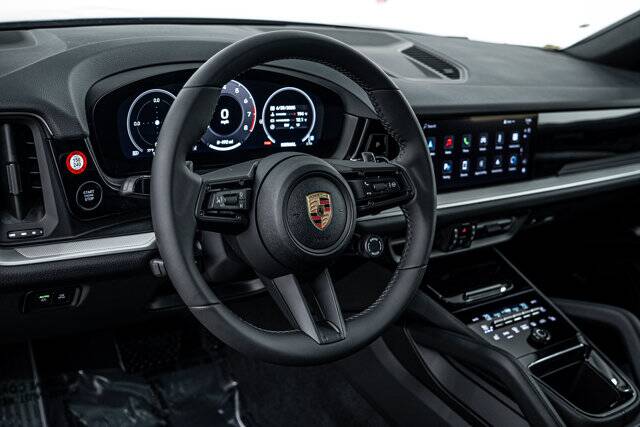 2025 Cayenne picture #16