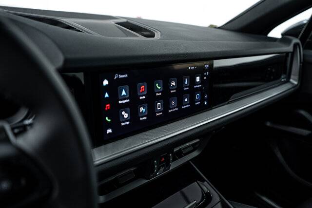 2025 Cayenne picture #17