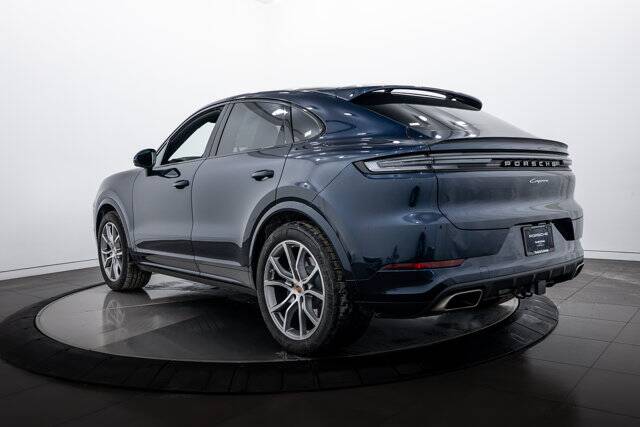 2025 Cayenne picture #3