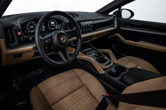 2025 Cayenne picture #4