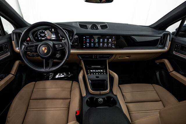 2025 Cayenne picture #12