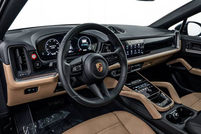 2025 Cayenne picture #13