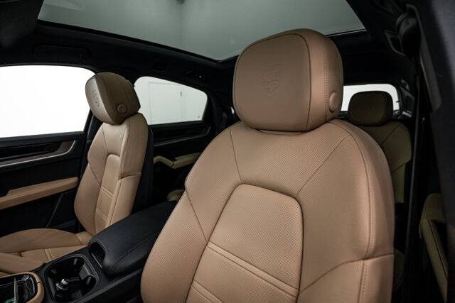 2025 Cayenne picture #14