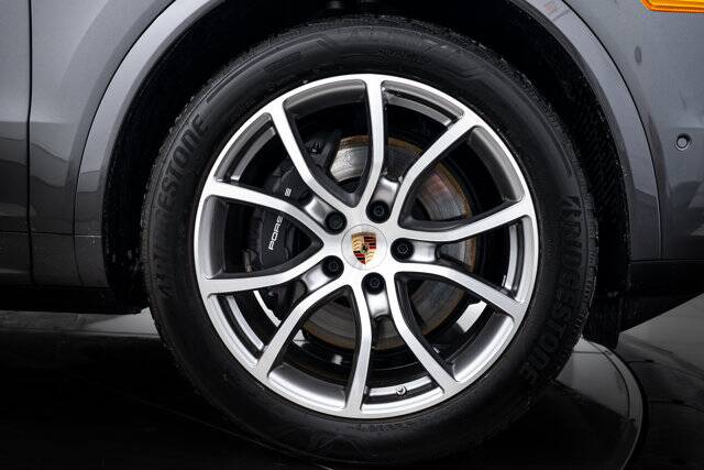 2025 Cayenne picture #11