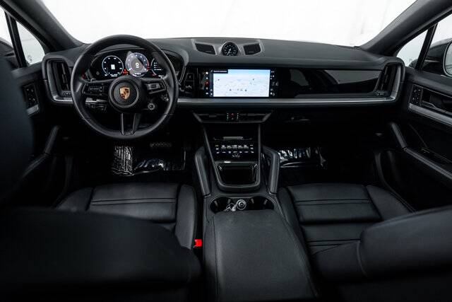 2025 Cayenne picture #13