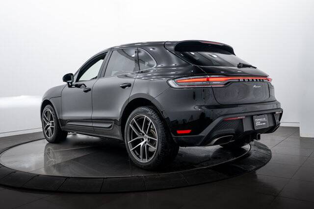 2025 Macan picture #3