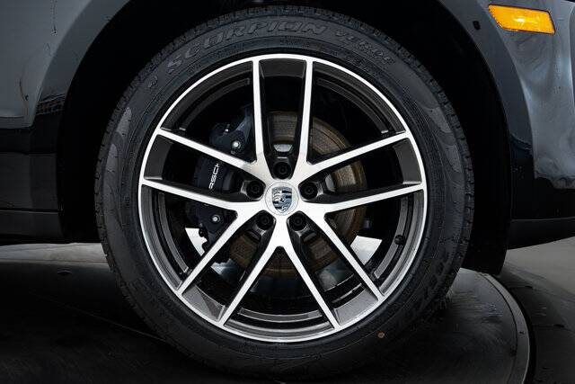 2025 Macan picture #11