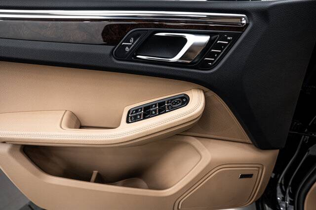 2025 Macan picture #17