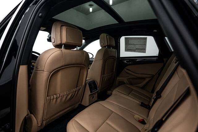 2025 Macan picture #22