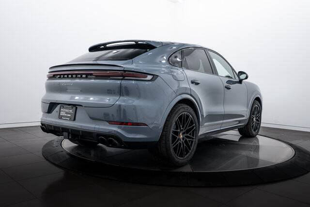 2025 Cayenne picture #7