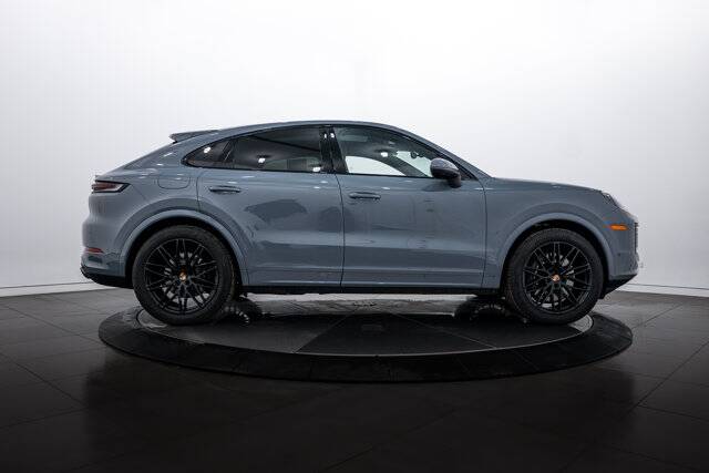 2025 Cayenne picture #8