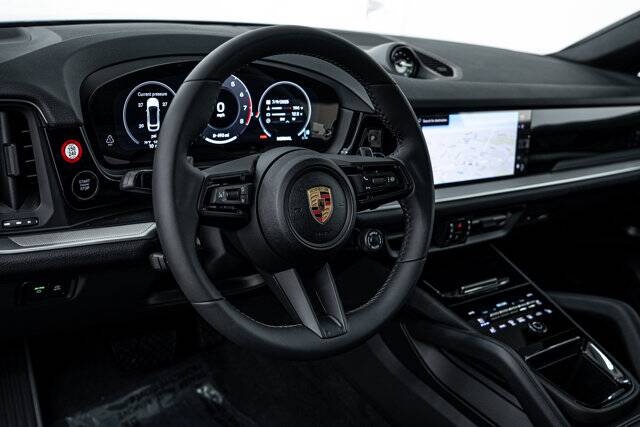 2025 Cayenne picture #13