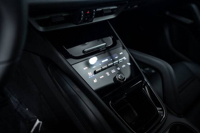 2025 Cayenne picture #14