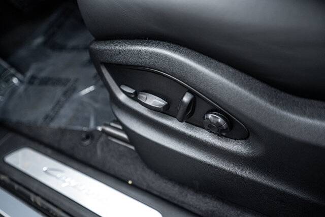 2025 Cayenne picture #19