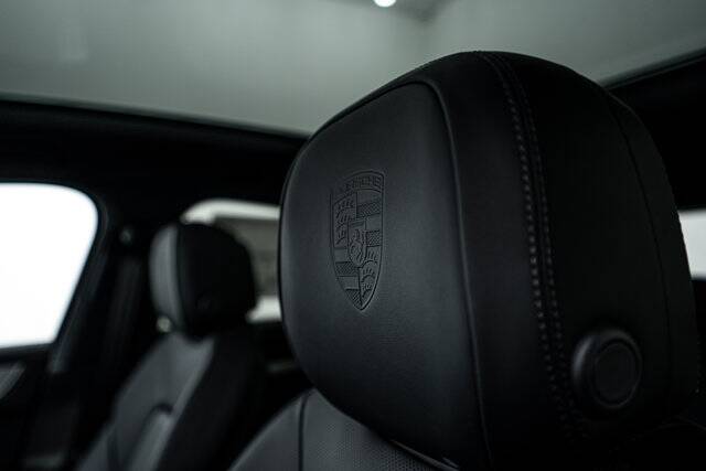 2025 Cayenne picture #21