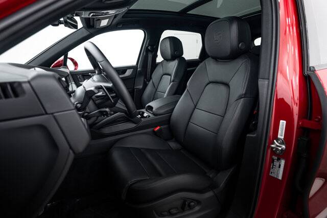 2025 Cayenne picture #4