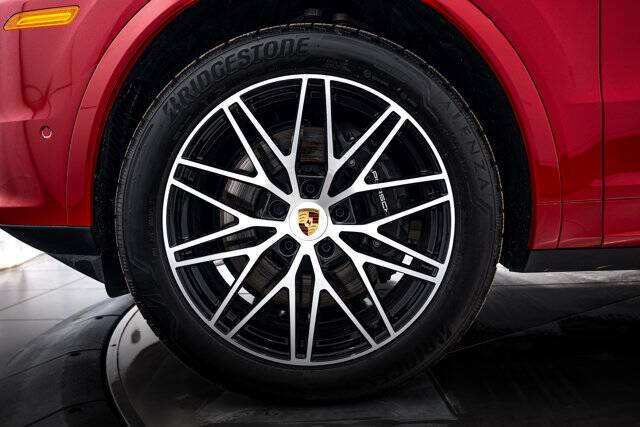 2025 Cayenne picture #11