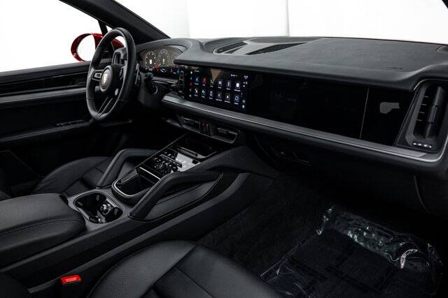 2025 Cayenne picture #13