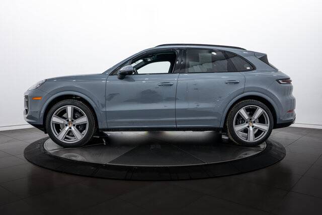 2025 Cayenne picture #2