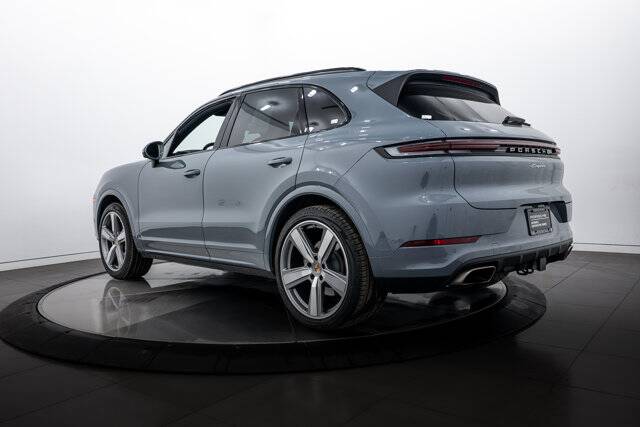 2025 Cayenne picture #3