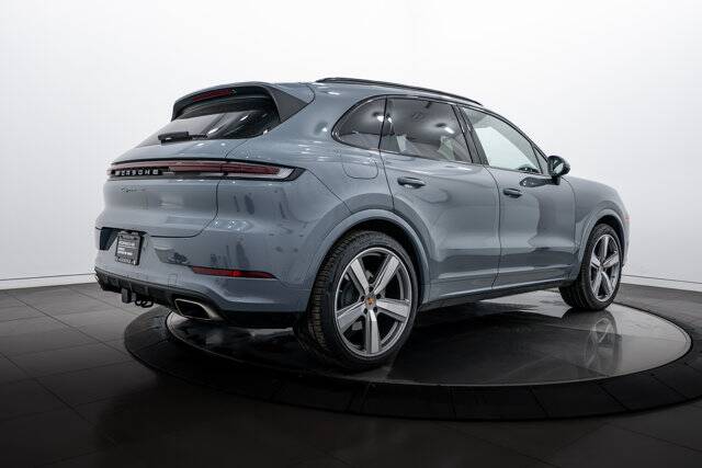2025 Cayenne picture #7