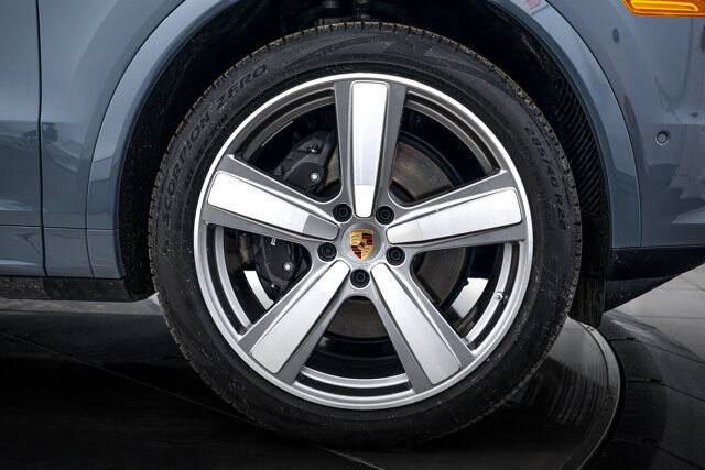 2025 Cayenne picture #11