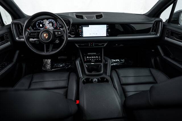 2025 Cayenne picture #12