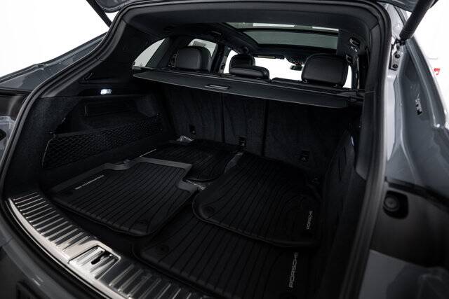 2025 Cayenne picture #25