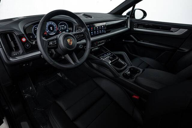 2025 Cayenne picture #4