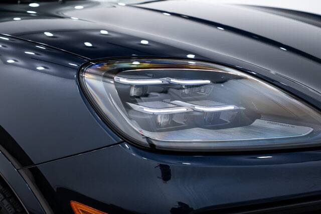 2025 Cayenne picture #11