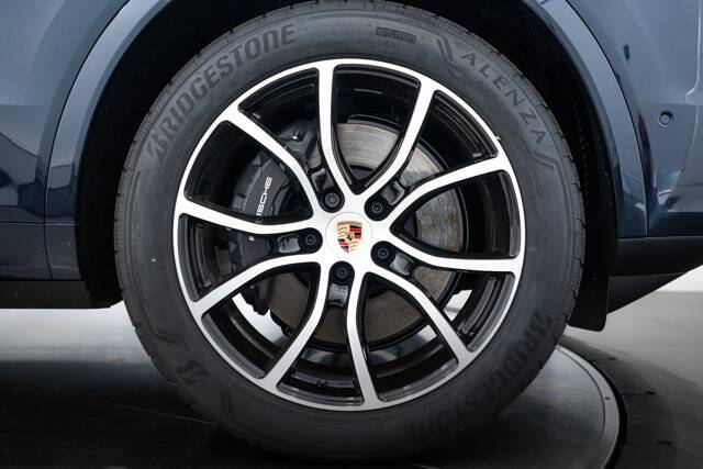 2025 Cayenne picture #12