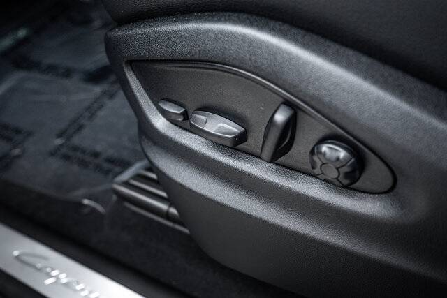 2025 Cayenne picture #24