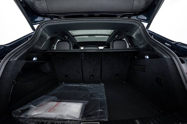 2025 Cayenne picture #26