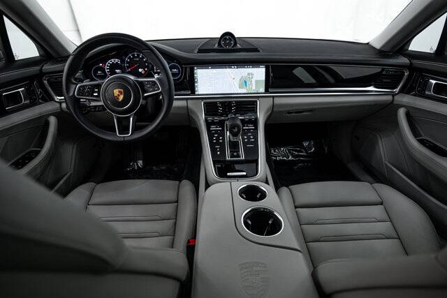 2017 Panamera picture #12