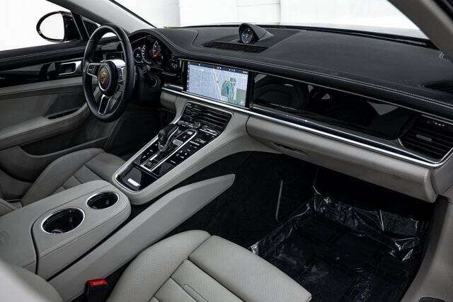 2017 Panamera picture #13