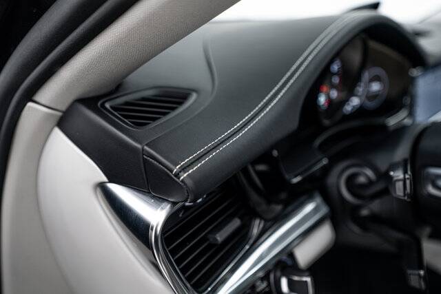 2017 Panamera picture #18