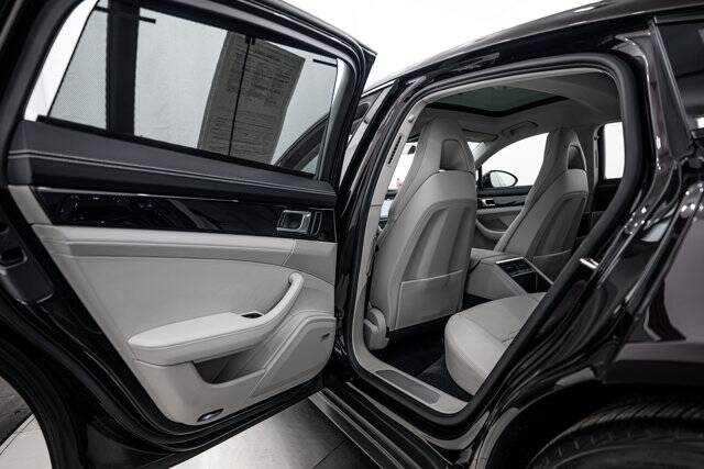 2017 Panamera picture #22