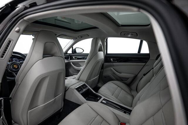 2017 Panamera picture #24