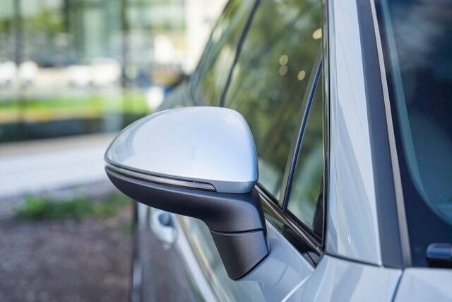 2022 Cayenne Base picture #7