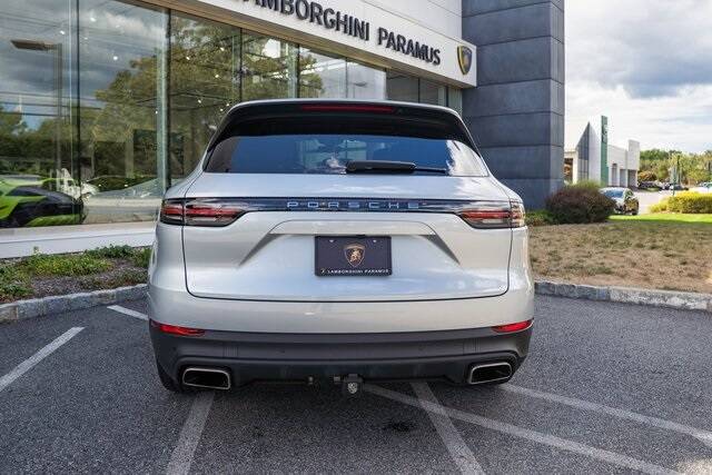 2022 Cayenne Base picture #9