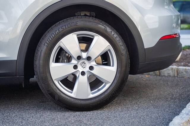 2022 Cayenne Base picture #15