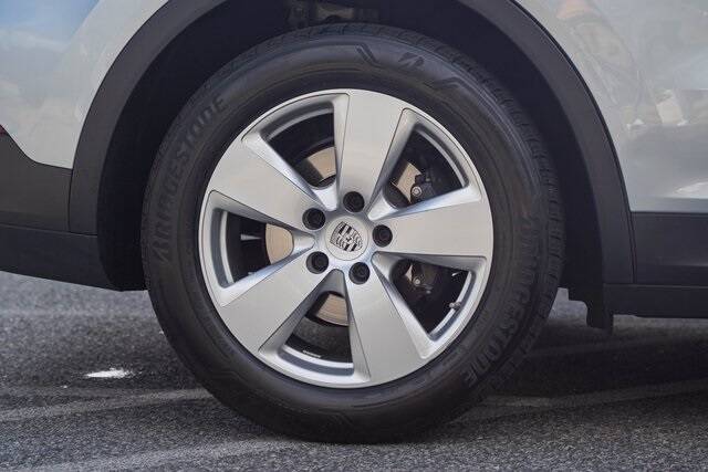 2022 Cayenne Base picture #18