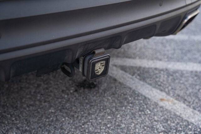 2022 Cayenne Base picture #20