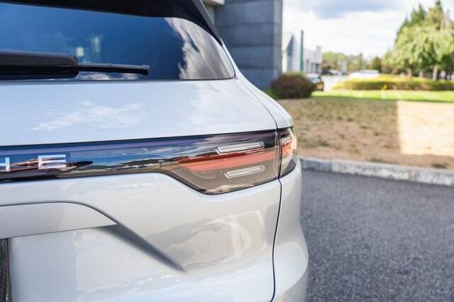 2022 Cayenne Base picture #22