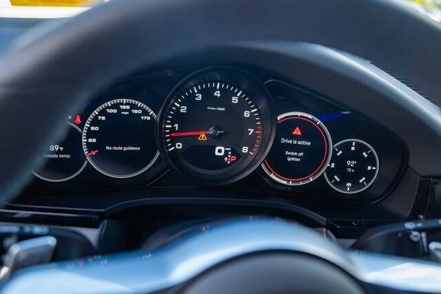 2022 Cayenne Base picture #29