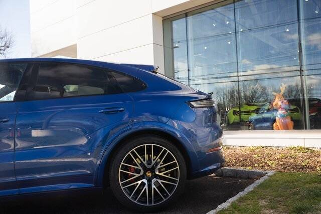 2025 Cayenne Coupe GTS picture #6
